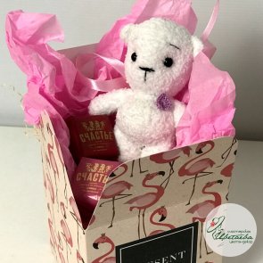 Мишка и шоколад в подарок девушке