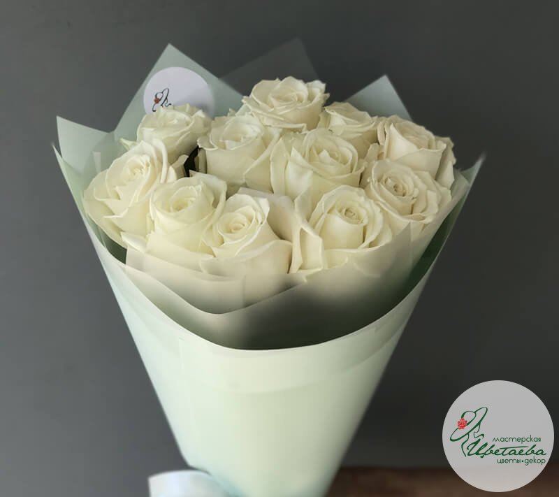 Букет из 11 белоснежно белых роз