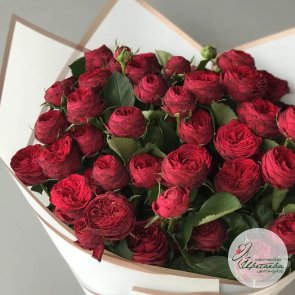 Букет из 9 красных кустовых роз
