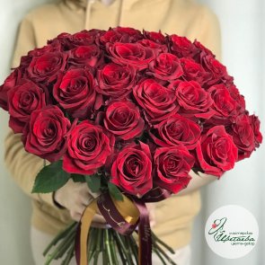 Большой букет элитных красных роз Эквадор